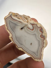 Load image into Gallery viewer, Kentucky Agate white/grey/pink polished half
