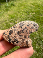 Load image into Gallery viewer, Extremely rare Bust Birdstone  Northern Kentucky made from Gneiss
